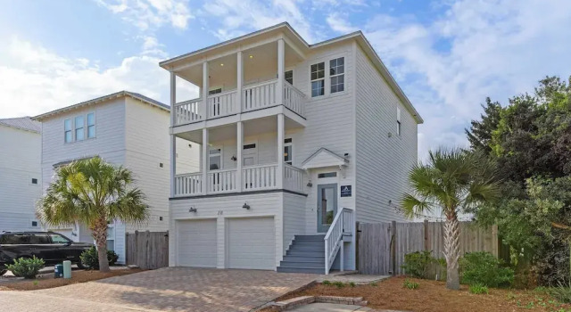 Pool, Firepit, Near Miramar Beach Access Blue Surf Lane by Avantstay, Rezerwuj Dom wakacyjny Hotele w Emerald Coast z parkingiem, Parking