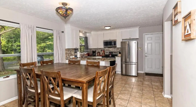 Camelback Rd Rancher- On ONE ACRE & near attractions, Buchen Sie Hotel Tannersville Pennsylvania
