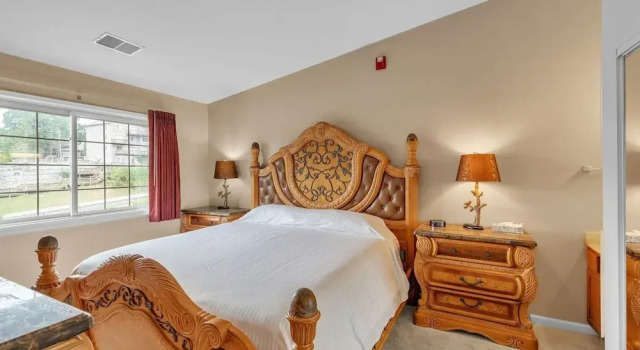 Люкс 3rd Floor Front Side Corner Penthouse Suite - 301 by Grand Wood Suites