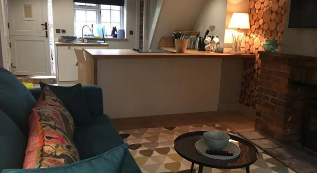 No33 THORNHAM BOUTIQUE COTTAGES, Book Hotel Hunstanton Norfolk