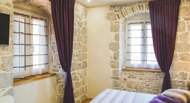 Sir George Luxury Suites