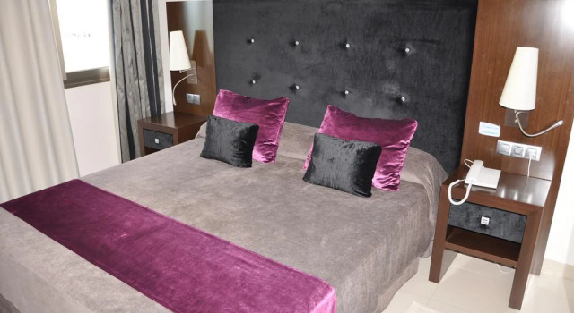 Suites Hotel Omeya, Rezerwuj Hotel Hotele w Tanger-Tetouan z parkingiem, Parking