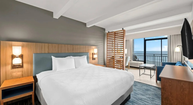 Номер Premium Country Inn & Suites by Radisson, Virginia Beach Oceanfront