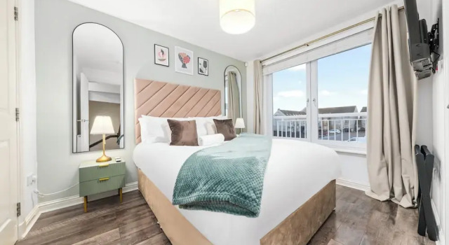 Urban Elegance 5-Bed Glasgow Home, Забронировать Дом для отпуска Виллы Стратклайда, Вилла