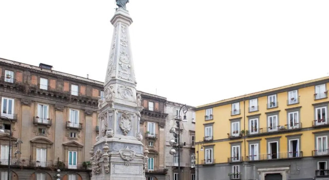 Domus Decumana a Palazzo Petrucci, Забронировать Отель Отели Неаполя с парковкой, рядом с Музей санитарного искусства, Парковка