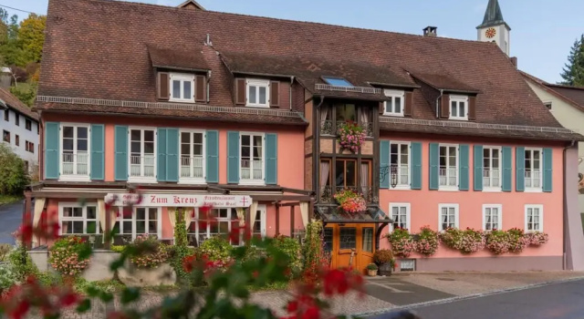 Gasthaus-Pension Zum Kreuz, Réserver Hôtel Stuehlingen Forêt Noire
