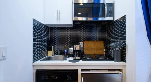 69-4b Modern Lower East Side 1BR Prime Location, Забронировать Отель Нижний Ист-Сайд Нью-Йорк, рядом с Leica Photographic Gallery