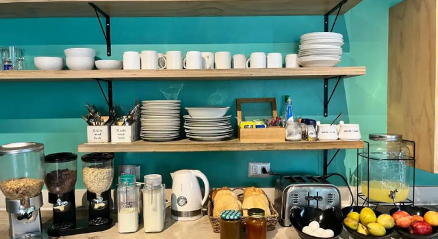 Кровать в общем номере Hostel Boutique Merced 88