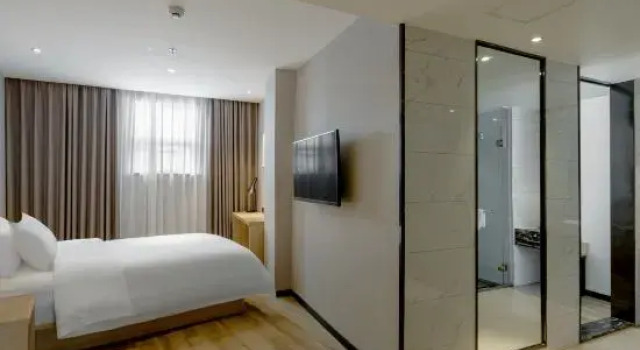 Люкс Qianyi Yicheng Hotel (Yulin Shizi Street Yuntian Palace)