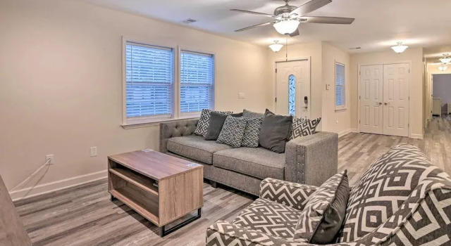 Murrells Inlet Home with Fire Pit Near Beaches, Забронировать Отель Отели Южной Каролины 3 звезды, 3*