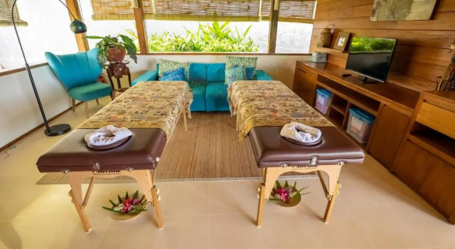 Вилла Villa Champa - Family Friendly Accessible villa inc Pool Fence and Car and Driver