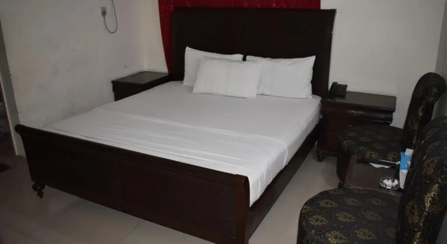 Hotel Basera