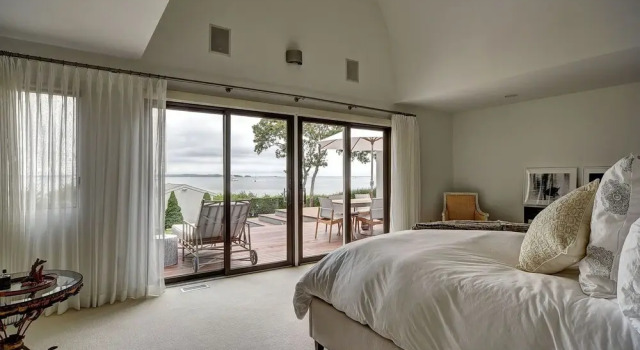 Коттедж Sunset Villa by Rove Beachfront w Deck Pool