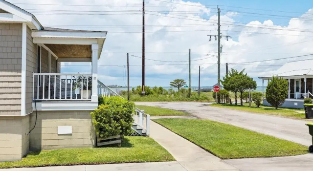 Conch's Point Cottage 2 Bedroom Home by RedAwning, Foglalás Nyaraló Morehead City Észak-Karolina