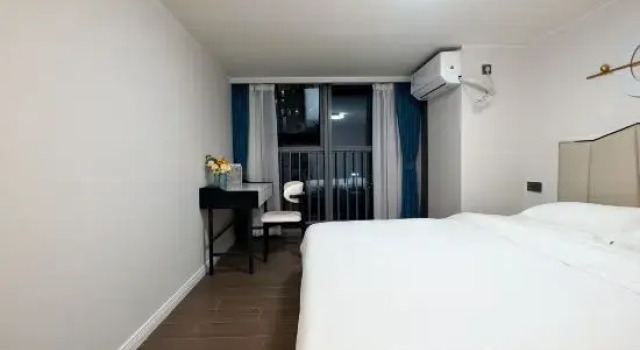 Люкс Дуплекс с 3 комнатами Yuju Executive Apartment (Shunde Happy Coast Plus Resort Branch)