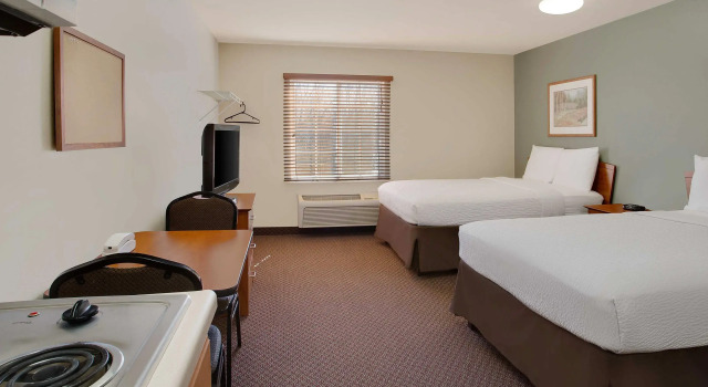 Люкс WoodSpring Suites Colonial Heights Fort Lee