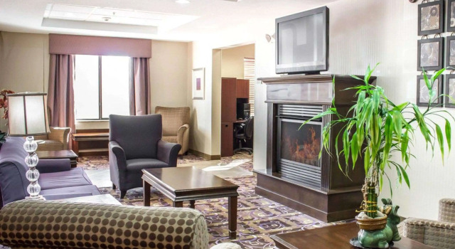Comfort Suites Sanford, Забронировать Отель Сэнфорд Северная Каролина, рядом с Местный колледж Центральной Каролины