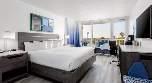 Двухместный номер Standard с видом на бассейн The Island Resort at Fort Walton Beach