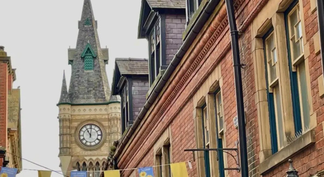 Central Darlington 2 Bed Apartment With Parking