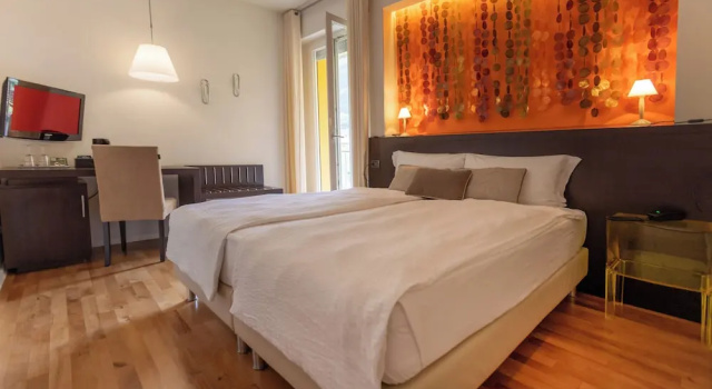 Двухместный номер Standard с балконом и с видом на горы Hotel Meridiana