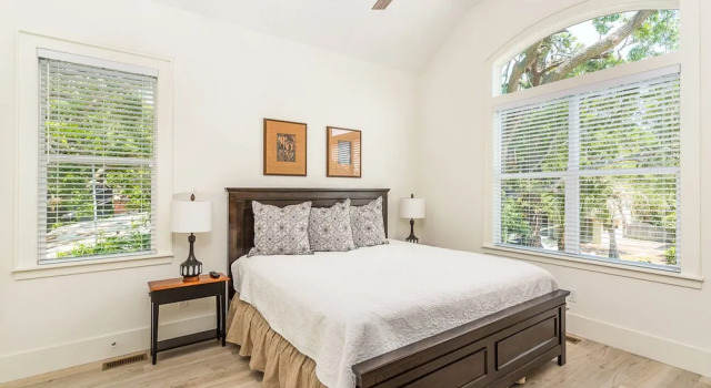 4323 13th Street by Hodnett Cooper, Rezerwuj Hotel St Simons Island Georgia