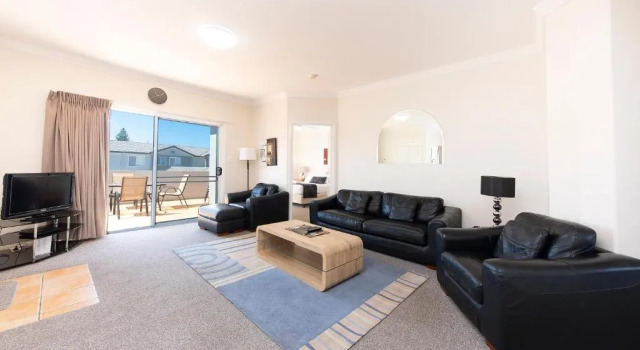 Апартаменты Meridian Beachside Apartments
