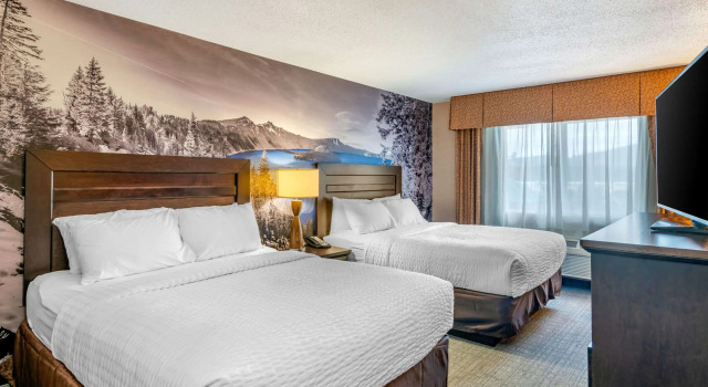 Четырёхместный номер Standard Clarion Pointe Medford