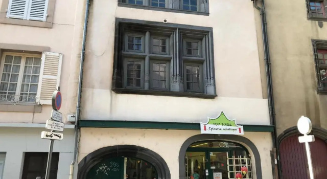 3 chambres en lit double, 6 personnes, dans appartement entièrement rénové, 70 m2 , WIFI,Climatisation, très calme , tout équipé,lit bébé, Забронировать Апартаменты/квартира Отели Клермон-Ферран с парковкой, рядом с Больница «Эстен», Парковка