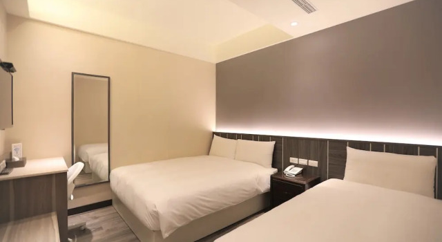 Трёхместный номер Standard Chair Man Hotel