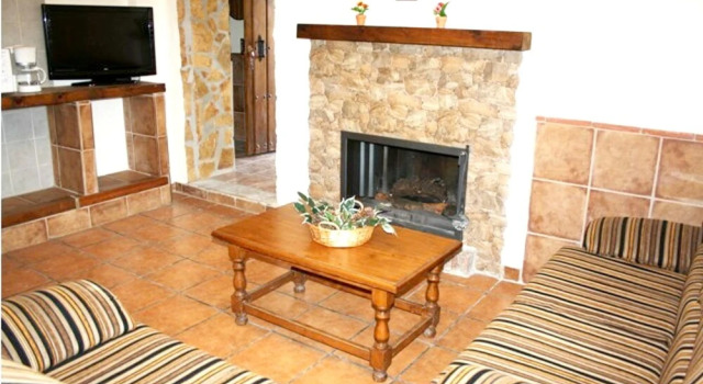 House With 2 Bedrooms in Montefrío, With Wonderful Mountain View, Priv
