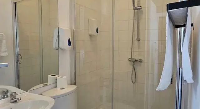Трёхместный номер Standard с видом на море The Strand Hotel