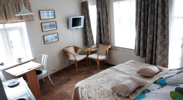 Three Sisters Studio Apartments