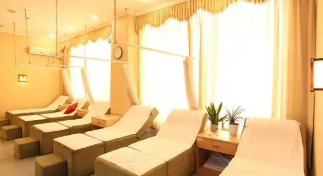 Green Sun Hotel, Prenota Hotel Hotel a Jiaxing con parcheggio, Parcheggio