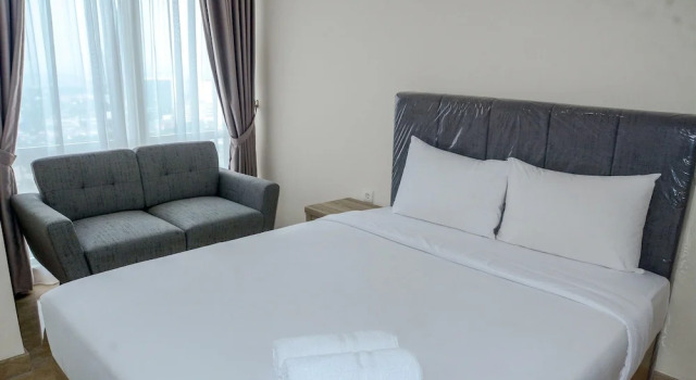 Comfy Studio Room with City View at Menteng Park Apartment By Travelio, Забронировать Апартаменты/квартира Ментенг Джакарта, рядом с Парк Таман Суропати
