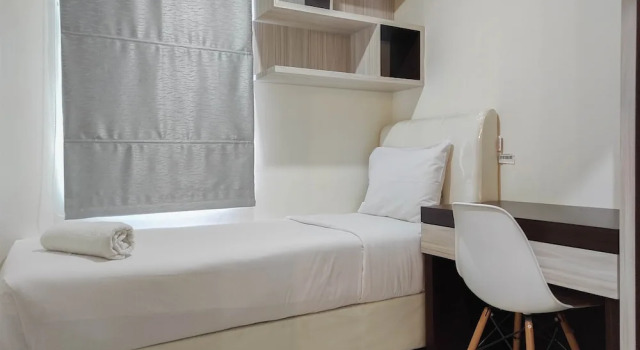 Chic And Cozy 2Br At Vida View Apartment, Book Apartment Hotels in Sulawesi with Parking, Parking