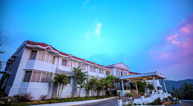 Grand Palace Hotel & Spa, Забронировать Курортный отель Отели Йеркод 3 звезды, 3*