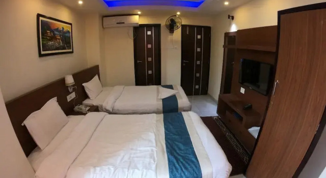 Hotel Tara Suites