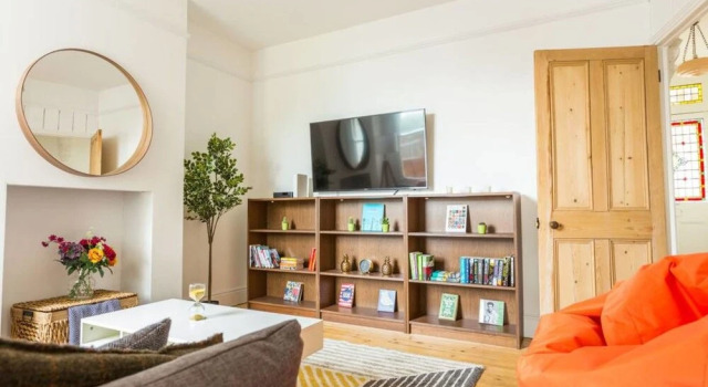 Modern Four Bedroom Family Home, Забронировать Отель Отели Кембриджа 4 звезды, рядом с Homerton College, 4*
