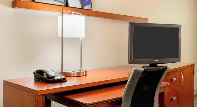 Suite Courtyard by Marriott Gainesville FL
