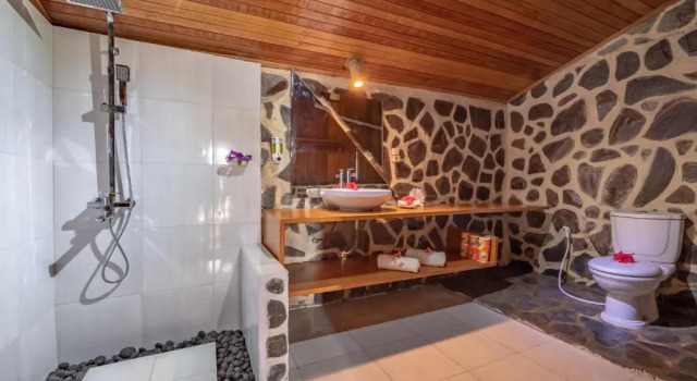 Коттедж Onong Resort