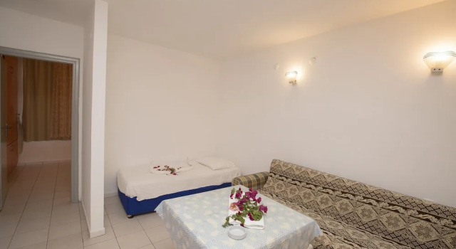 Семейные апартаменты с балконом Camyuva Motel