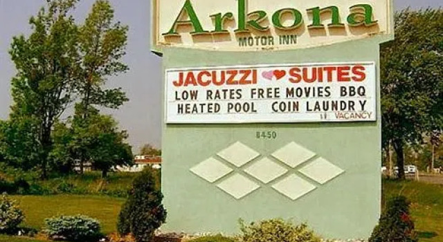 Arkona Motor Inn, Buchen Sie Motel Hotels in New York State mit Pool, Schwimmbad