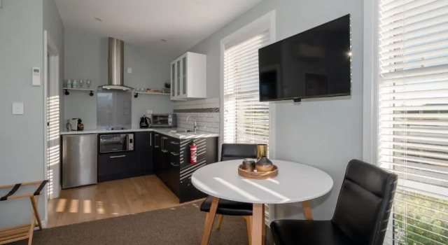 Коттедж c 1 комнатой “No.25”Stand Alone Guest Studio Unit (Adults Only)