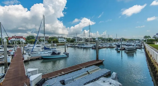 Номер Standard с балконом 406 Yacht Harbor Court