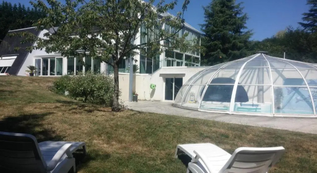 Chambre Independante Dans Un Parc, Rezervasyon Otel Saint-Roch otoparklı oteller, Otopark