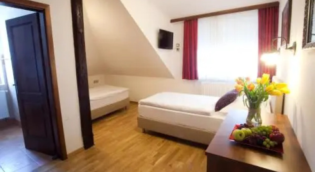 Guesthouse KUBUS, Забронировать Отель Отели Среднесловенского региона 3 звезды, 3*
