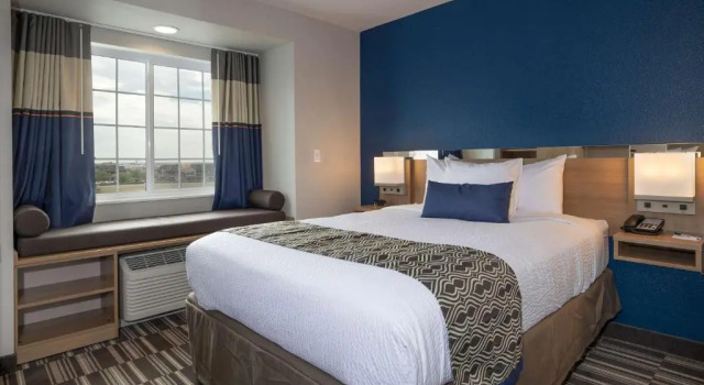 Двухместный номер Mobility Accessible Microtel Inn & Suites by Wyndham Loveland