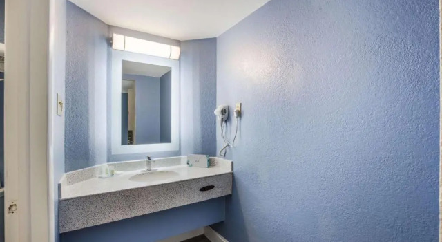 Четырёхместный номер Standard Quality Inn Hampton - Newport News