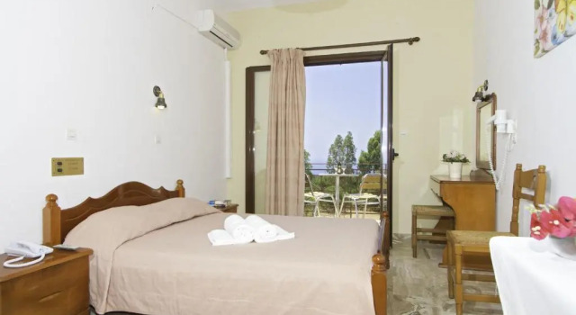 Студия с видом на сад Karavados Beach Hotel