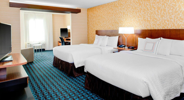 Четырёхместный люкс Executive Fairfield Inn & Suites by Marriott Bakersfield North/Airport